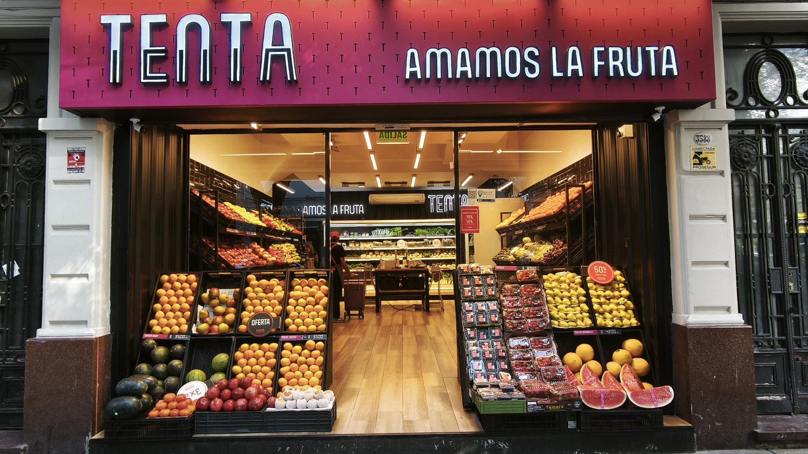 Local de TENTA en Av. Cerviño 3588, Palermo
